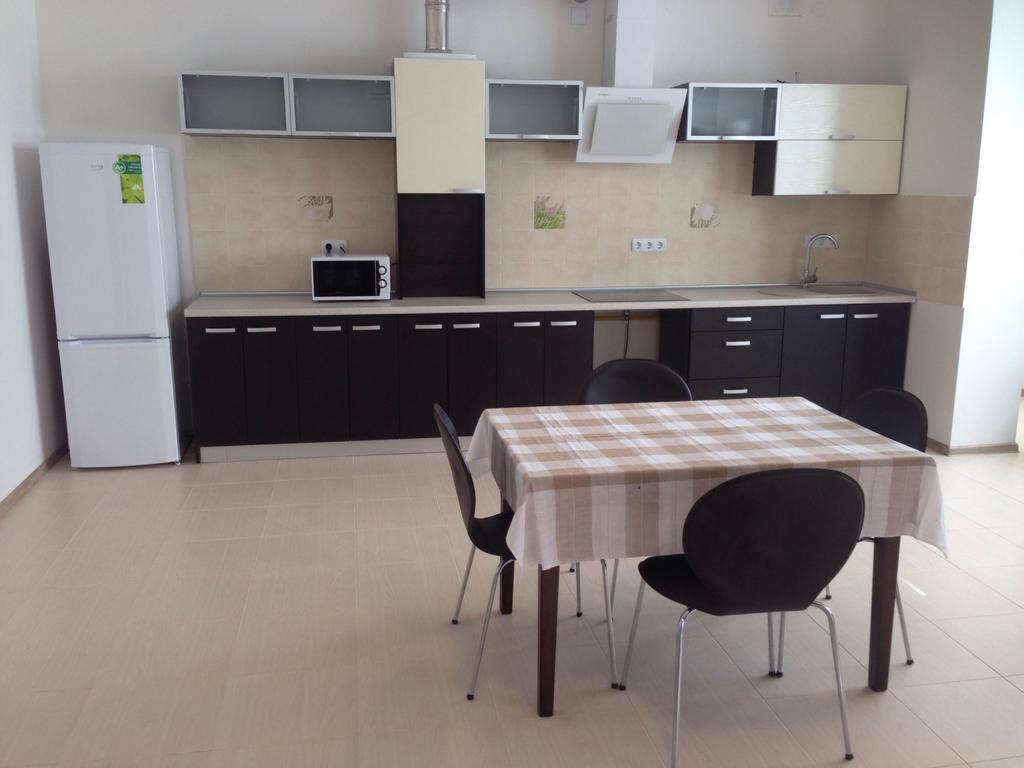 Gil Apartments, On Mynaiska 18 乌日霍罗德 外观 照片