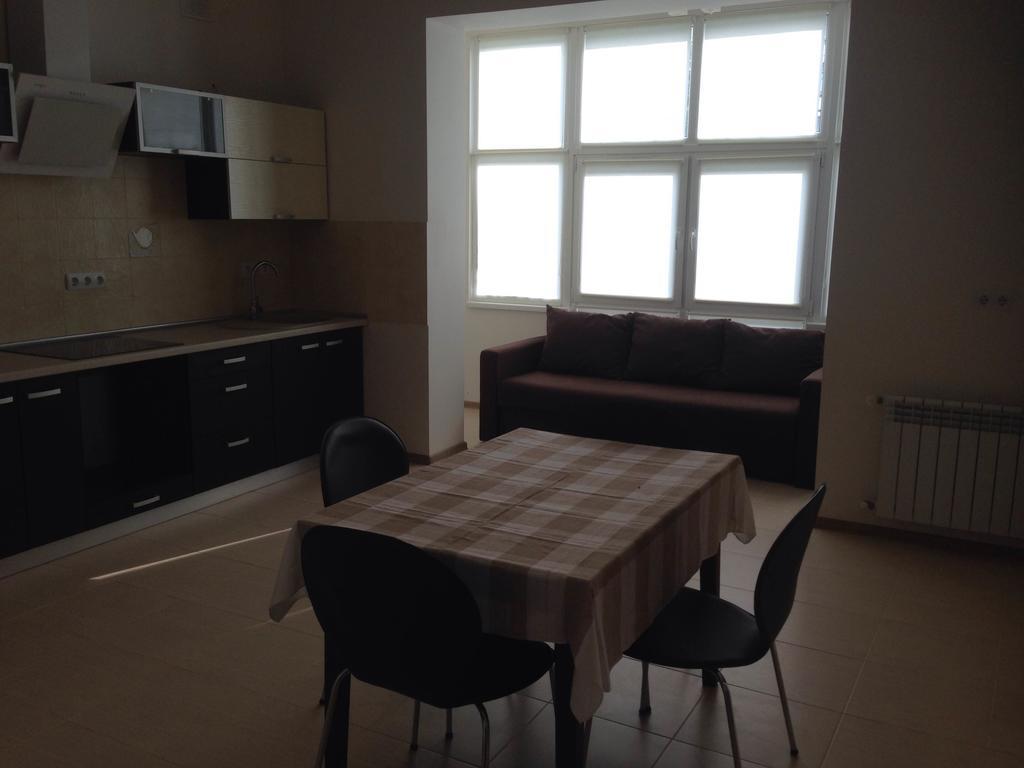 Gil Apartments, On Mynaiska 18 乌日霍罗德 外观 照片