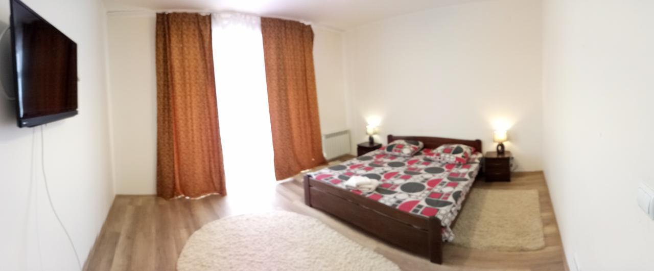Gil Apartments, On Mynaiska 18 乌日霍罗德 外观 照片